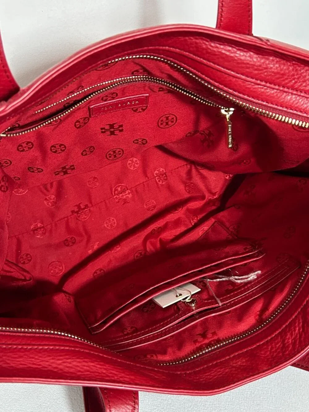 Tory Burch Plaque Large Pebbled Leather Tote in Kir Royale
